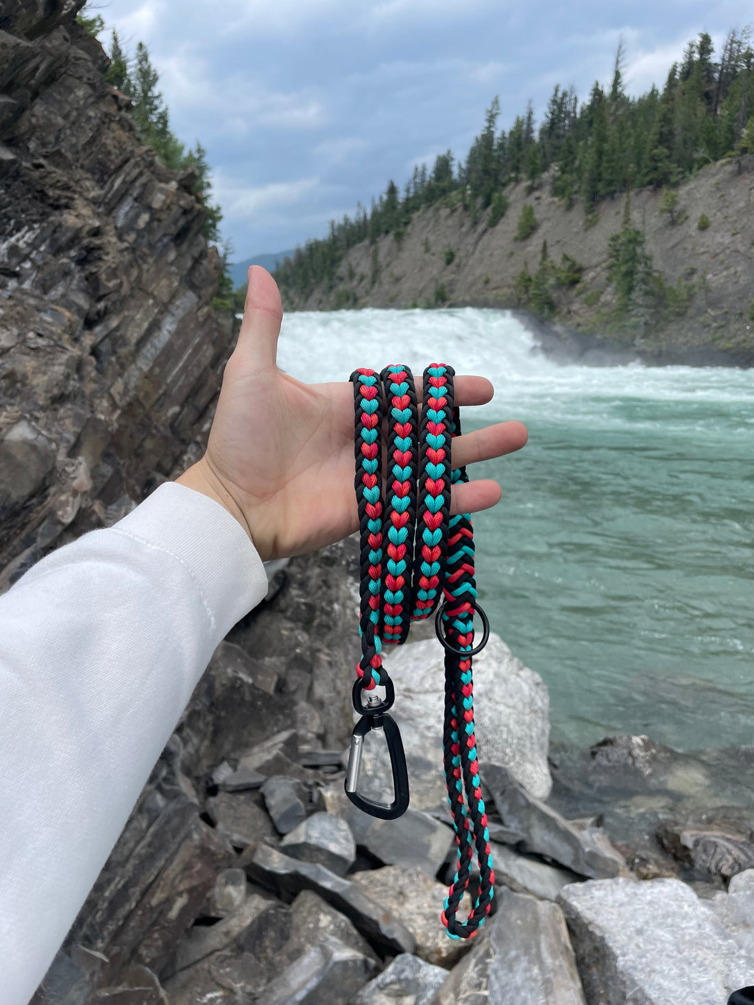 Sustainability: Why Paracord Leashes and Paracord Collars Are the most Eco-friendly Option